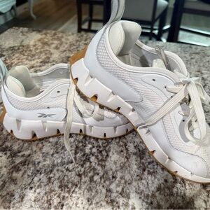 Reebok White Athletic Shoes with Tan Sole EUC size 7 women’s